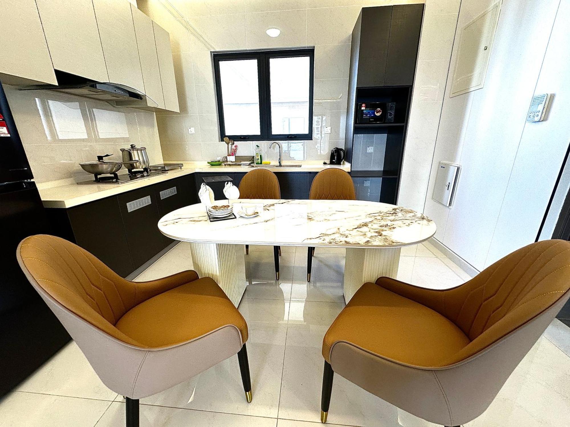 Deluxe 3 Bedroom Garden View Apartment
