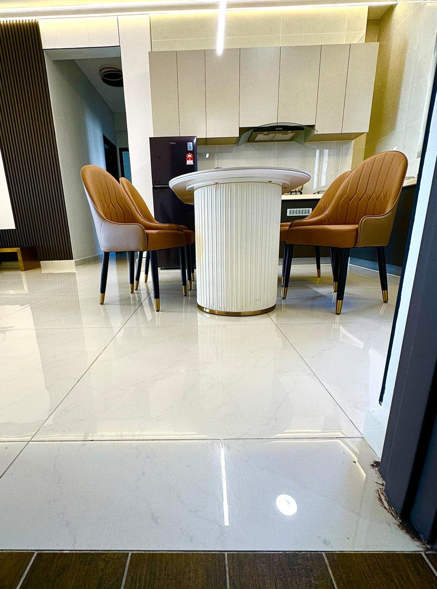 Deluxe 3 Bedroom Garden View Apartment *